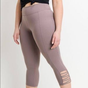 Mono B - active wear leggings size XL MAUVE